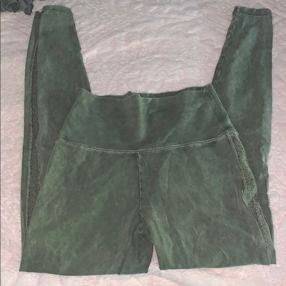 2 pairs of Aerie leggings💕 - Picture 7 of 8